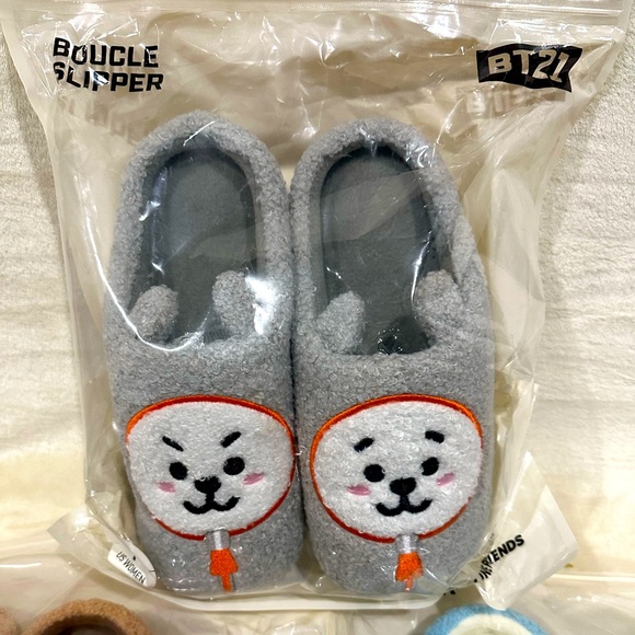 BT21 Line Friends Slippers RJ, Koya, Shooky (Sealed) - Picture 2 of 5